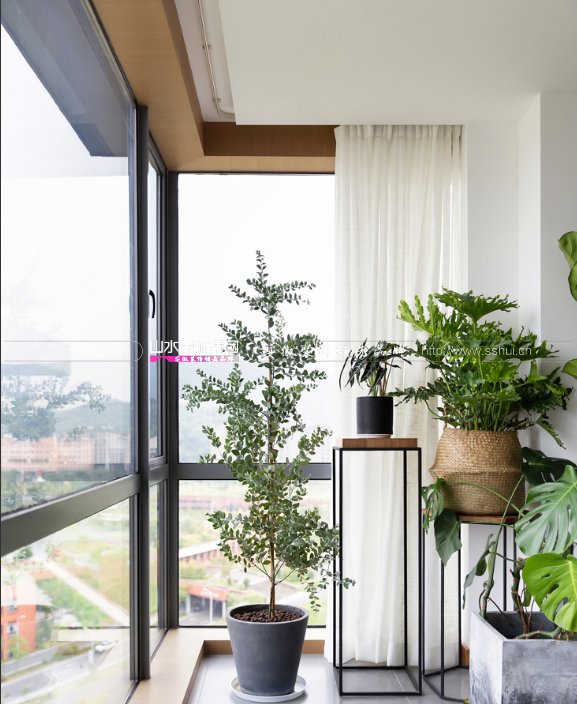 幾種不同類型的陽台窗簾設計，因地制宜才是最好(hǎo)(hǎo)的搭配