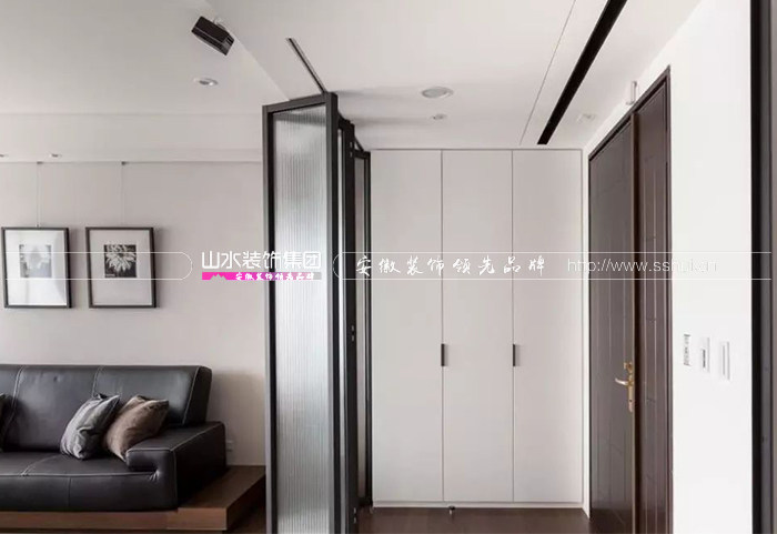 讓人(rén)崩潰的無玄關(guān)戶型,用這(zhè)幾種方法還能(néng)救回來(lái)! 讓人(rén)崩潰的無玄關(guān)戶型,用這(zhè)幾種方法還能(néng)救回來(lái)!